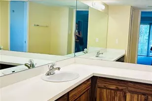 2208 Bahia Vista St, Sarasota, FL 34239 - Photo 18