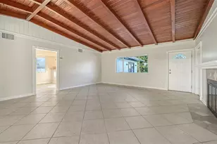 2452 Whippoorwill Cir, Sarasota, FL 34231 - Photo 6