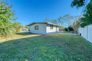 2452 Whippoorwill Cir, Sarasota, FL 34231 - Photo 36