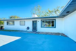 2452 Whippoorwill Cir, Sarasota, FL 34231 - Photo 10