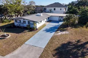 2452 Whippoorwill Cir, Sarasota, FL 34231 - Photo 2