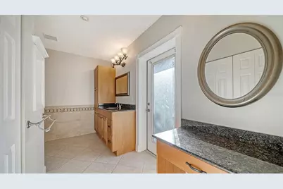 2452 Whippoorwill Circle, Sarasota, FL 34231 - Photo 18