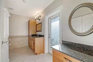 2452 Whippoorwill Cir, Sarasota, FL 34231 - Photo 18