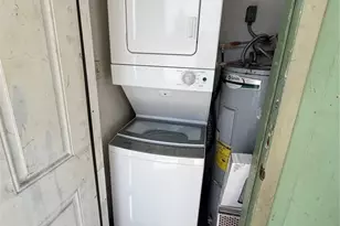 2717 25th St, Sarasota, FL 34234 - Photo 8