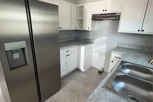 2717 25th St, Sarasota, FL 34234 - Photo 4