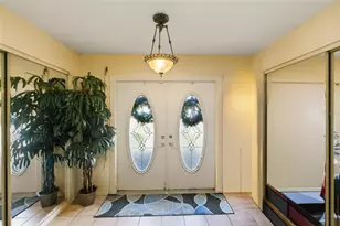608 La Gorce Dr, Venice, FL 34293 - Photo 2