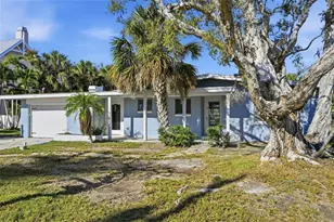514 77th St, Holmes Beach, FL 34217 - Photo 2