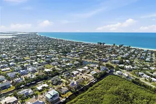 514 77th St, Holmes Beach, FL 34217 - Photo 10