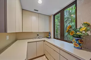 3348 Old Oak Dr, Sarasota, FL 34239 - Photo 22