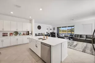 11314 Pinot Dr, Venice, FL 34293 - Photo 4