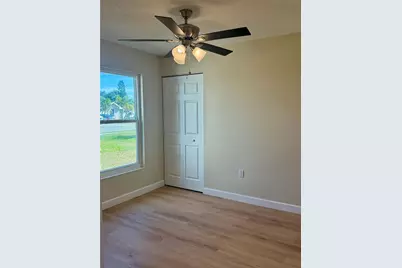 3541 65th Avenue Circle E, Sarasota, FL 34243 - Photo 8