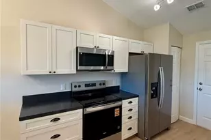 3541 65th Ave Cir E, Sarasota, FL 34243 - Photo 6