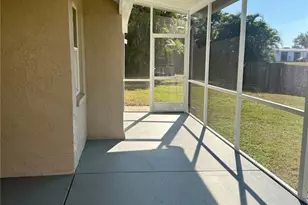 3541 65th Ave Cir E, Sarasota, FL 34243 - Photo 16