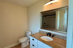 3541 65th Ave Cir E, Sarasota, FL 34243 - Photo 12