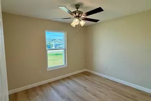 3541 65th Ave Cir E, Sarasota, FL 34243 - Photo 10