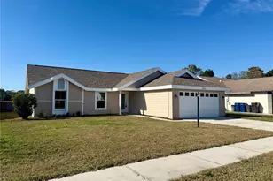 3541 65th Ave Cir E, Sarasota, FL 34243 - Photo 2