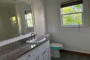 617 Siesta Dr, Sarasota, FL 34242 - Photo 16