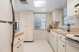 1235 Tallywood Dr, Sarasota, FL 34237 - Photo 14