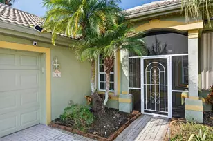 5121 Flagstone Dr, Sarasota, FL 34238 - Photo 4