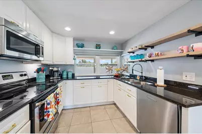 6841 Roxbury Drive, Sarasota, FL 34231 - Photo 16