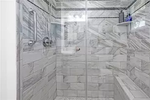 111 Whispering Sands Cir, Sarasota, FL 34242 - Photo 24