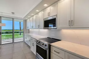 2425 Gulf Of Mexico Dr, Longboat Key, FL 34228 - Photo 8