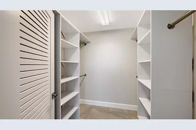 2425 Gulf Of Mexico Drive #1B, Longboat Key, FL 34228 - Photo 16