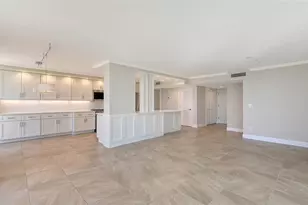 2425 Gulf Of Mexico Dr, Longboat Key, FL 34228 - Photo 6