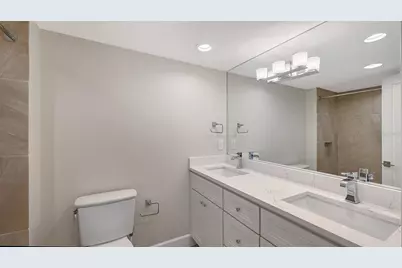 2425 Gulf Of Mexico Drive #1B, Longboat Key, FL 34228 - Photo 20