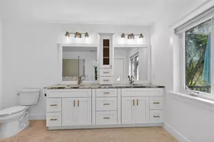 6851 Longboat Dr S, Longboat Key, FL 34228 - Photo 12