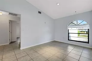 5860 Milton Ave, Sarasota, FL 34243 - Photo 10
