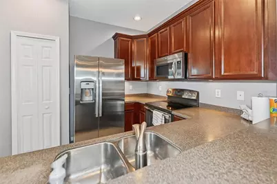 3685 Parkridge Circle #8-203, Sarasota, FL 34243 - Photo 12