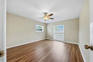 2105 39th St W, Bradenton, FL 34205 - Photo 14