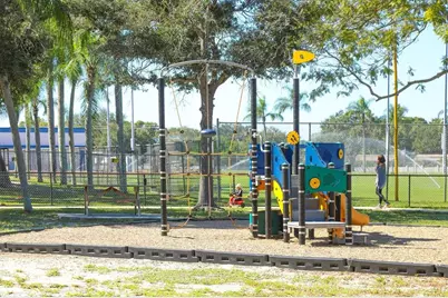 2105 39th Street W, Bradenton, FL 34205 - Photo 46