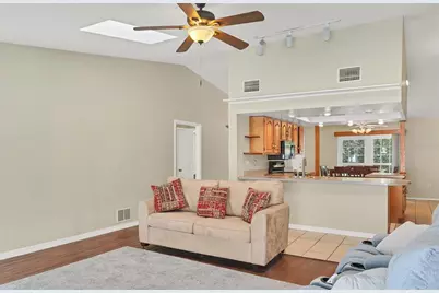 2105 39th Street W, Bradenton, FL 34205 - Photo 6