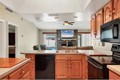2105 39th Street W, Bradenton, FL 34205 - Photo 22