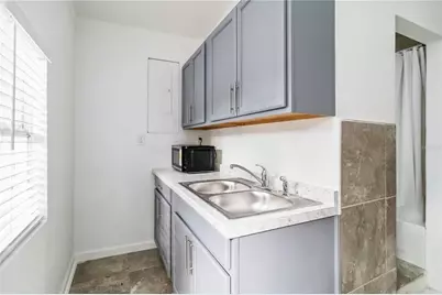 612 5th Avenue Drive E, Bradenton, FL 34208 - Photo 10