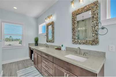 5710 Carissa Street, Holmes Beach, FL 34217 - Photo 30