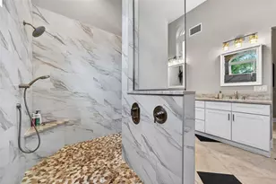 6677 Mandarin Rd, Sarasota, FL 34238 - Photo 20