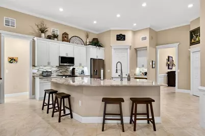 6677 Mandarin Road, Sarasota, FL 34238 - Photo 10