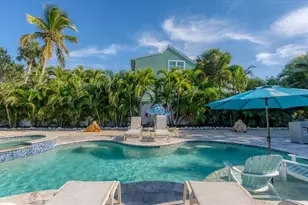 154 Crescent Dr, Anna Maria, FL 34216 - Photo 56