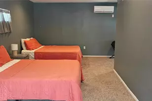 1016 Rhodes Ave, Sarasota, FL 34237 - Photo 12