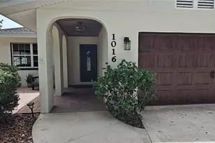1016 Rhodes Ave, Sarasota, FL 34237 - Photo 2