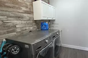 1016 Rhodes Ave, Sarasota, FL 34237 - Photo 28