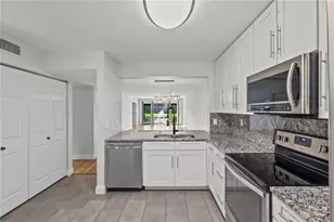 5618 Ashton Lake Dr, Sarasota, FL 34231 - Photo 8