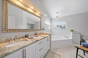 4424 Diamond Cir W, Sarasota, FL 34233 - Photo 28