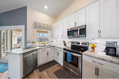 4424 Diamond Circle W, Sarasota, FL 34233 - Photo 16