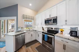 4424 Diamond Cir W, Sarasota, FL 34233 - Photo 16