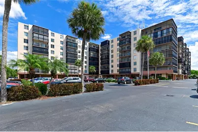 2901 26th Street W #320, Bradenton, FL 34205 - Photo 2