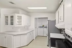 8414 Castle Garden Rd, Palmetto, FL 34221 - Photo 4